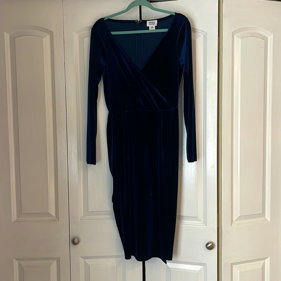 Unique Vintage Velvet Long Sleeve Dress - Picture 3 of 8
